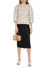 Load image into Gallery viewer, Snap button fastening down jacket