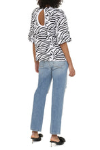 Load image into Gallery viewer, Fausta printed t-shirt