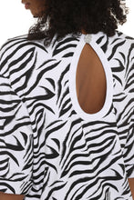 Load image into Gallery viewer, Fausta printed t-shirt