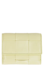 Load image into Gallery viewer, Leather wallet
