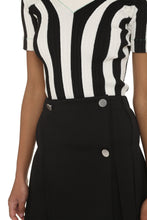 Load image into Gallery viewer, Pleated mini skirt
