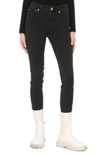 Load image into Gallery viewer, Selma skinny jeans
