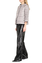 Load image into Gallery viewer, Snap button fastening down jacket

