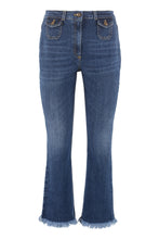 Load image into Gallery viewer, Cropped slim fit jeans
