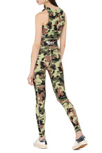 Load image into Gallery viewer, Missy printed crop-top
