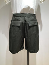 Load image into Gallery viewer, Techno fabric bermuda-shorts
